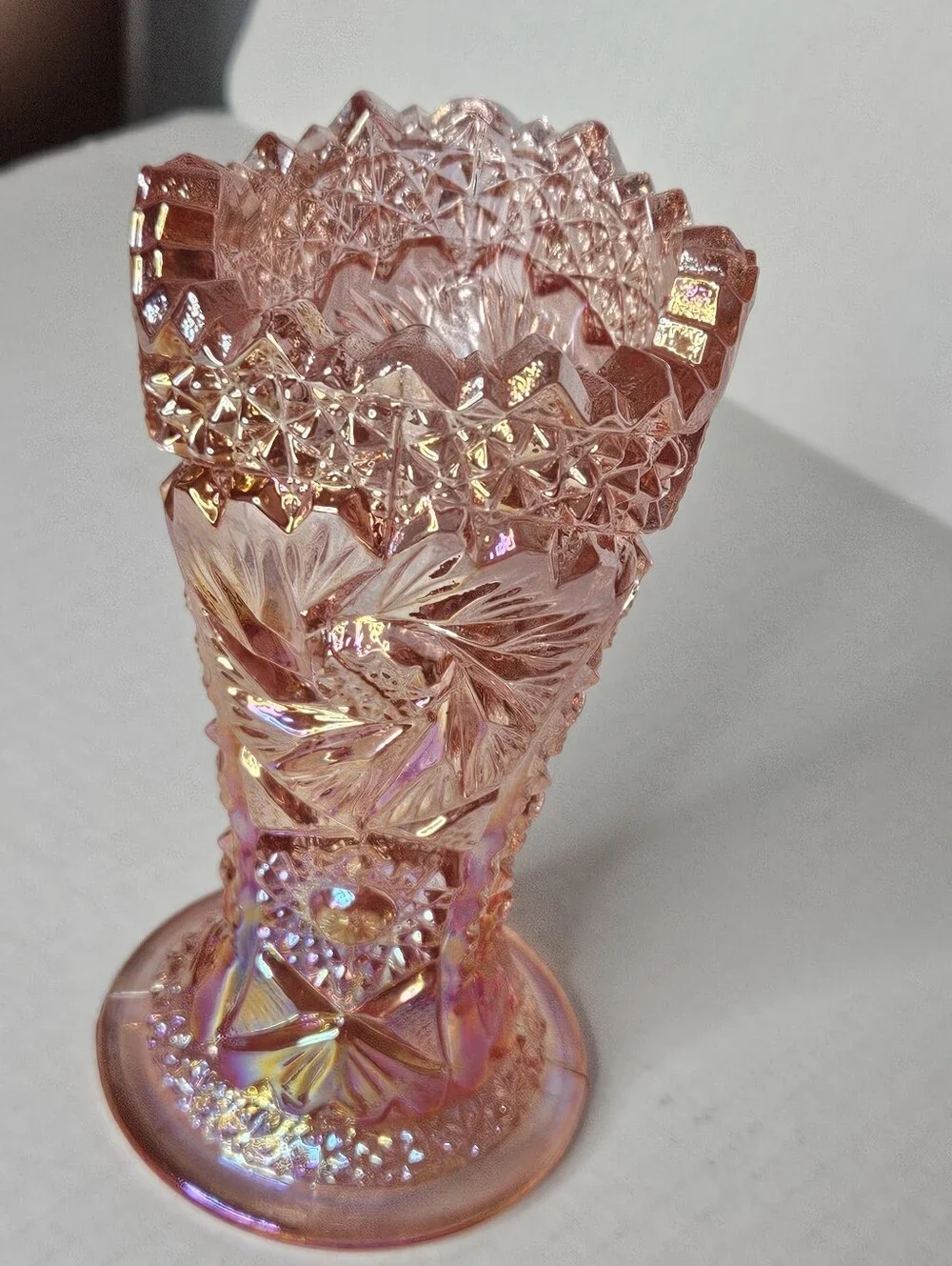 LE Smith Aztec Heritage Carnival Glass Whirling Star Vase Sawtooth Rim Pink